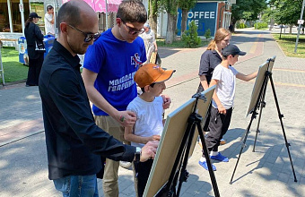 Молодогвардейцы Дагестана провели патриотические акции ко Дню России