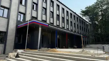 Депутат НС РД Елена Павлюченко проверила ход капремонта гимназии №1 в Махачкале