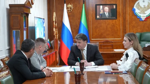 Мэр Махачкалы встретился с представителями Тулы для координации гуманитарной помощи