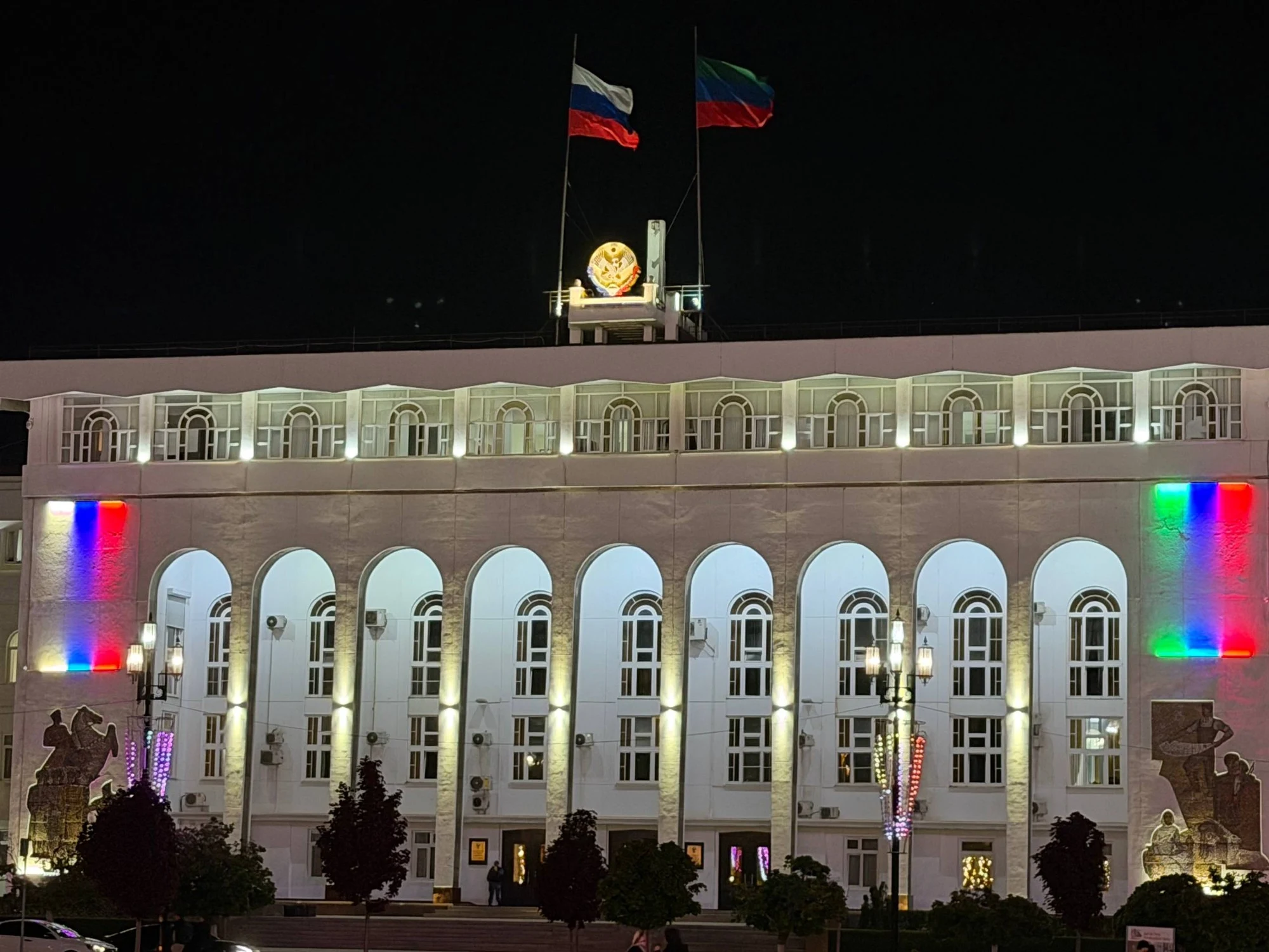 Премьер-министр Дагестана снял с должностей нескольких общественных помощников