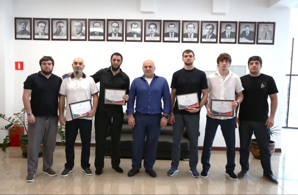 Сажид Сажидов поздравил трехкратных чемпионов мира по муайтай из Дагестана