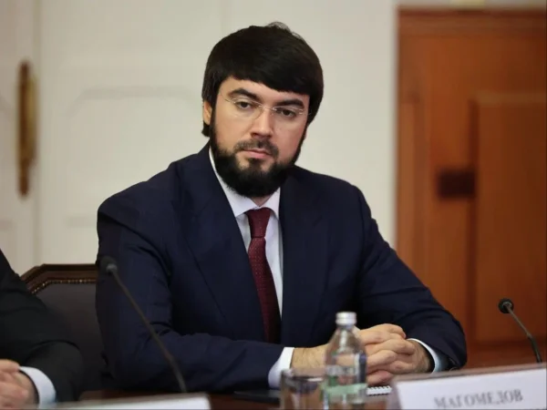 Депутат Хабибулла Магомедов оказал помощь пострадавшим от паводка жителям Хасавюртовского района