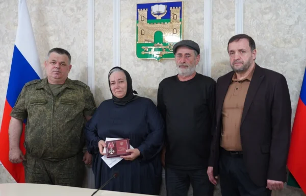 В Хасавюрте передали государственные награды семьям четырех погибших участников СВО