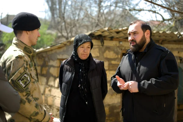 Депутат Госдумы РФ и руководитель ЦУР РД встретились с пострадавшими от паводков в поселке Мамедкала