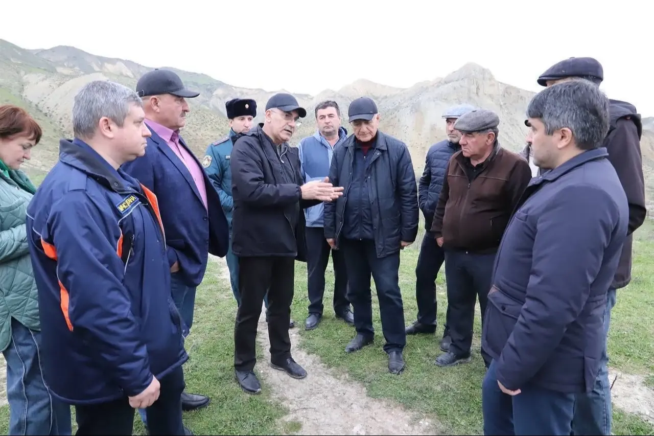 На реке Карчаг-чай начата расчистка водохранилища от незаконных преград и укрепление берегов