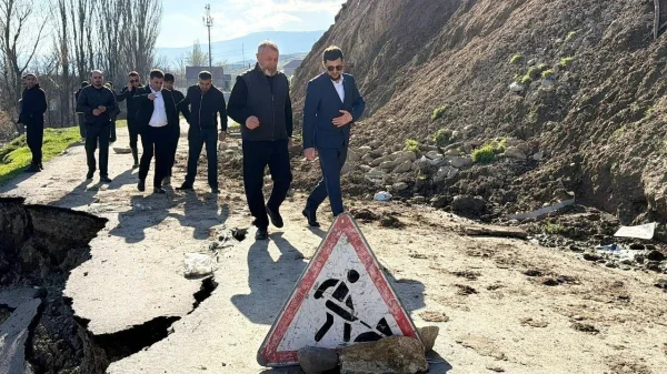 Власти Магарамкентского района проинспектировал ход работ дороги, разрушенной после паводков