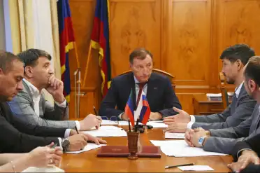 Председатель парламента Дагестана обсудил меры по завершению строительства образовательных объектов