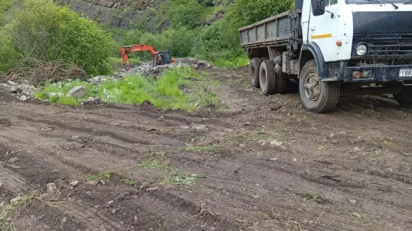 В селе Шири Дахадаевского района благоустроили дороги к местным святыням