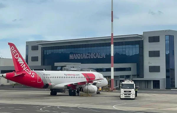 В аэропорту Махачкалы введены временные ограничения на полеты