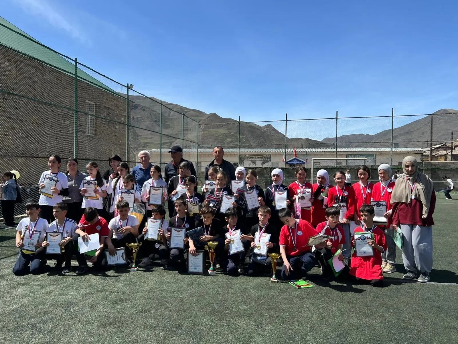 Школьники Курахского района поучаствовали в «Весёлых стартах»