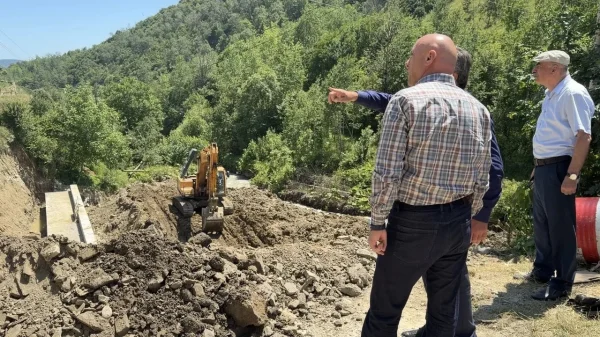 Глава Сергокалинского района проверил восстановление дороги в селе Кардмахи