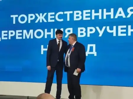 Министр просвещения России наградил ректора ДГПУ знаком «Отличник просвещения»