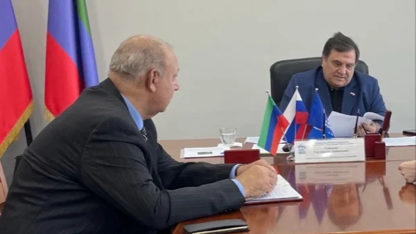 Сайгидпаша Умаханов оказал содействие заявителям в ходе приема граждан
