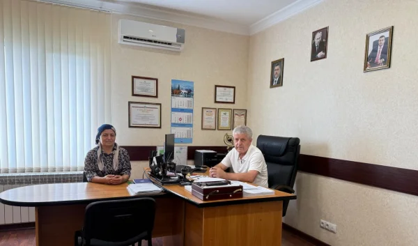 В Бабаюртовском районе супругу участника СВО трудоустроили социальным работником