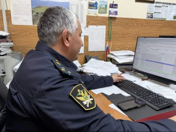 Приставы Дагестана добились выплаты долга по зарплате экс-сотруднику теплоснабжающей компании