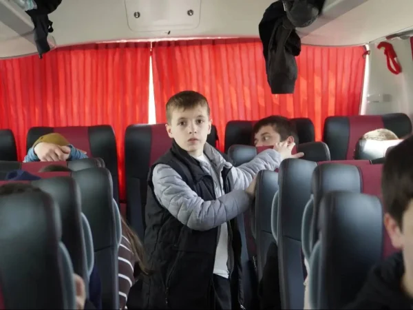 113 детей из пострадавших от паводков районов Дагестана отправились в центр «Вершина» в Северной Осетии