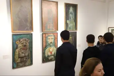 Ретроспективная выставка «Подпорки» Ибрагимхалила Супьянова открылась в Махачкале