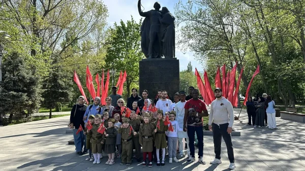 Иностранные студенты в Махачкале почтили память героев ВОВ