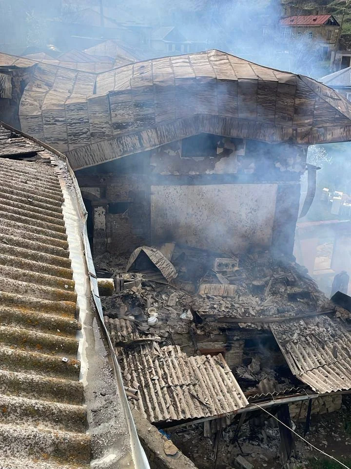 Силы МЧС ликвидировали крупный пожар в Лакском районе