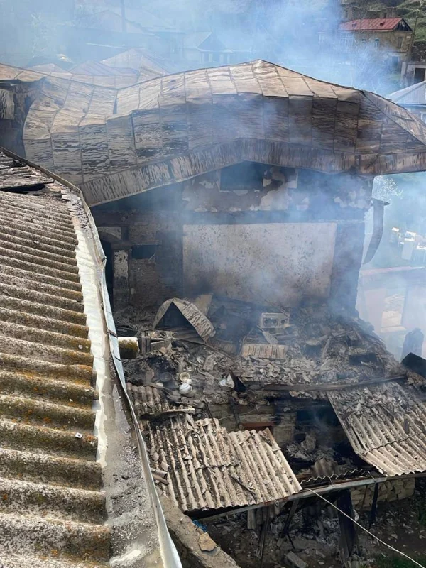 Силы МЧС ликвидировали крупный пожар в Лакском районе
