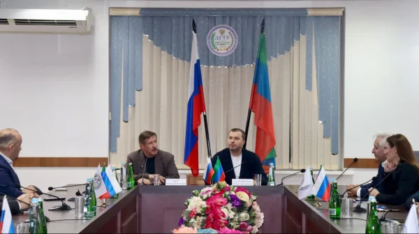 Депутат Госдумы Виктор Бут встретился со студентами Дагестанского государственного технического университета