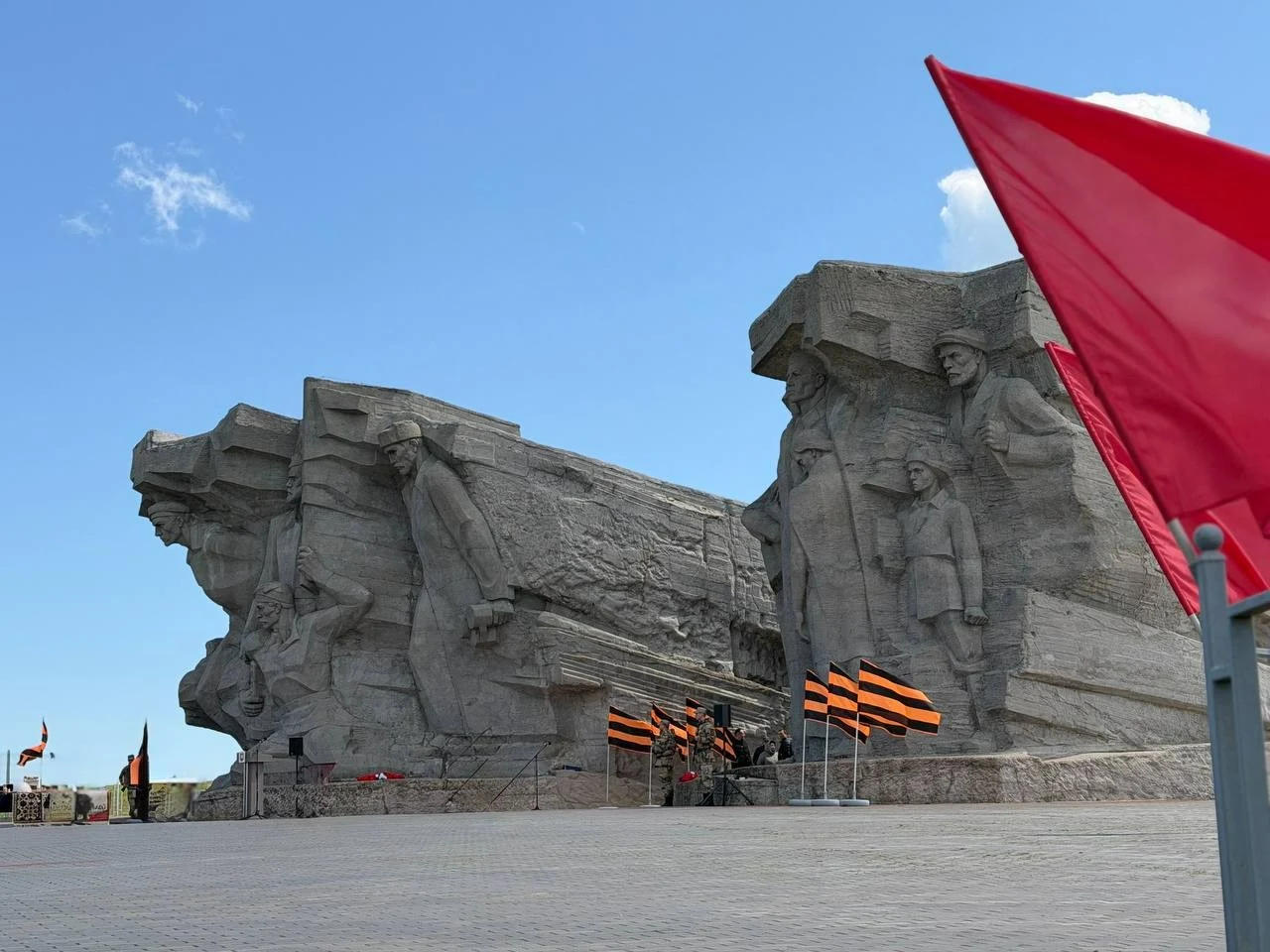 Дагестанская колонна автопробега в рамках акции «Знамя Победы» прибыла в город-герой Керчь