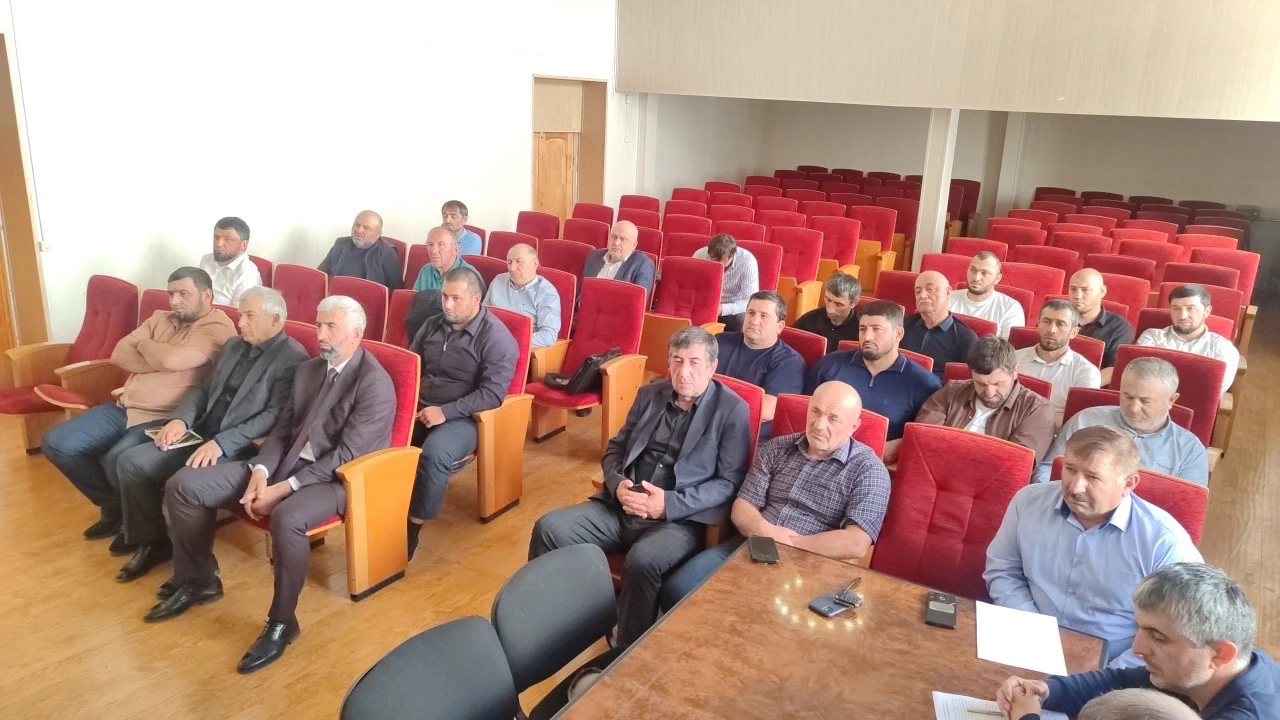 В Тляратинском районе руководители СПК и главы сел обсудили будущее аграрного сектора