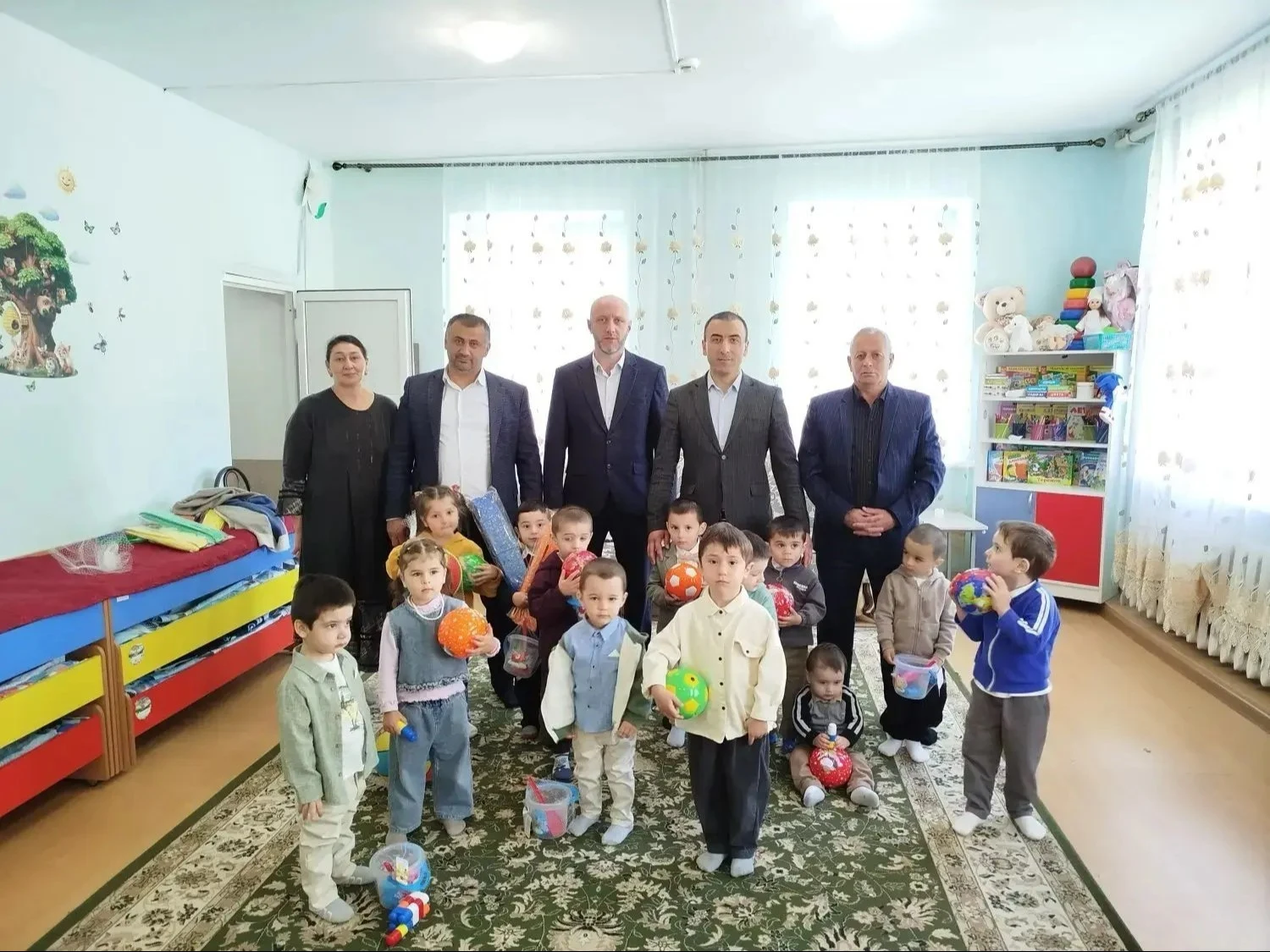 Власти Курахского района поздравили маленьких жителей муниципалитета с Днём защиты детей