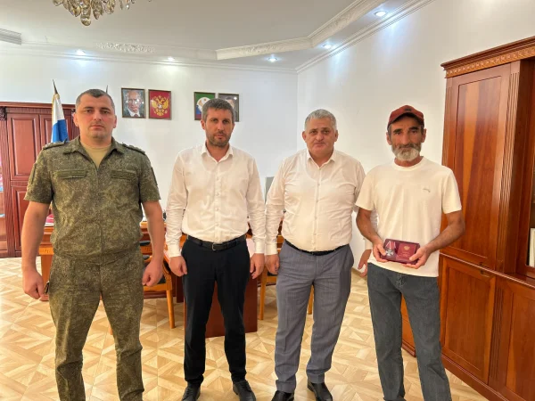 В Тарумовском районе вручены госнаграды семьям участников СВО