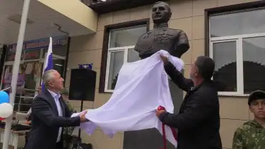 В Ахтынском районе открыли бюст Героя России Султана Сулейманова