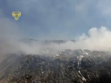 На мусорном полигоне вблизи Хасавюрта третьи сутки продолжается ликвидация горения
