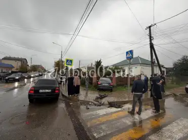 В Дербенте при столкновении двух автомобилей пострадала 11-летняя девочка