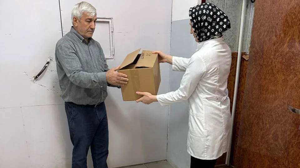 Мухтарпаша Умаханов передал Хасавюртовской ЦГБ лекарства на 130 тысяч рублей