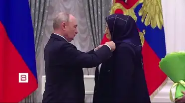 Владимир Путин вручил дагестанским педагогам и наставникам участников СВО государственные награды