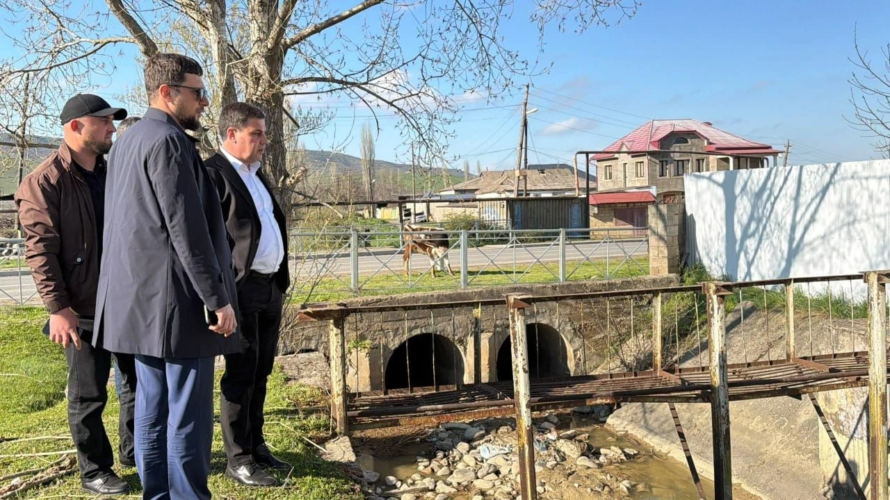 Глава Магарамкентского района проинспектировал места сброса воды