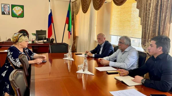 Глава Новолакского района помог дончанке погасить коммунальный долг