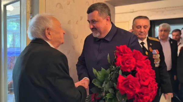 Федор Щукин навестил ветерана Великой Отечественной войны Юрия Петрухина