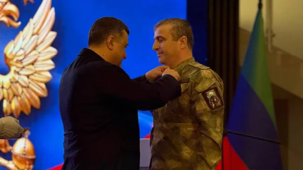 Фёдор Щукин наградил дагестанских военнослужащих медалями «За проявленное мужество»