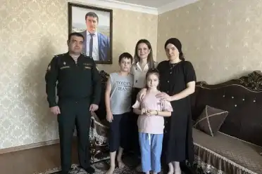 Росгвардейцы Дагестана продолжают акцию «Собери ребенка в школу» в поддержку семей героев