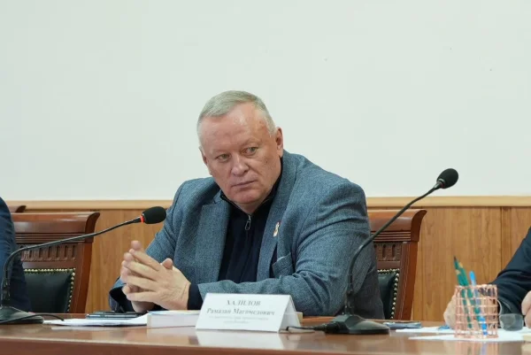 Мэр Каспийска Борис Гонцов покидает пост главы города