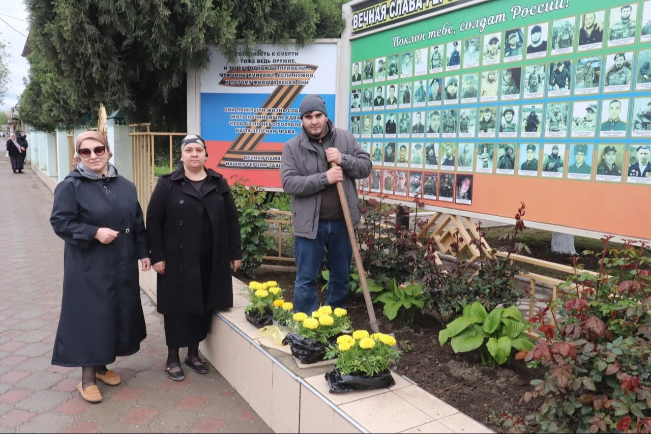 Коллектив администрации Кизилюртовского района принял участие во Всероссийском субботнике