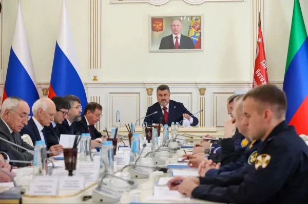 Федор Щукин провел совместное заседание призывной комиссии и Оперативного штаба Дагестана