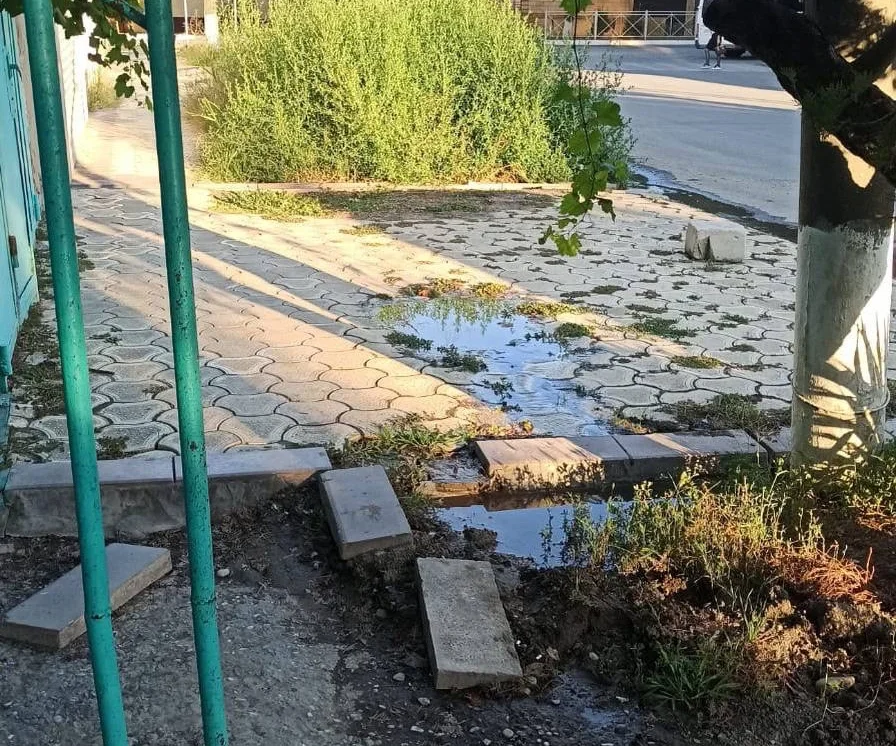 В Хасавюрте устранили утечку на магистральном водопроводе после вмешательства прокуратуры