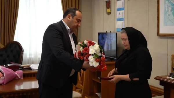 Власти Каякентского района передали госнаграду семье погибшего участника СВО Ирамазана Рабазанова