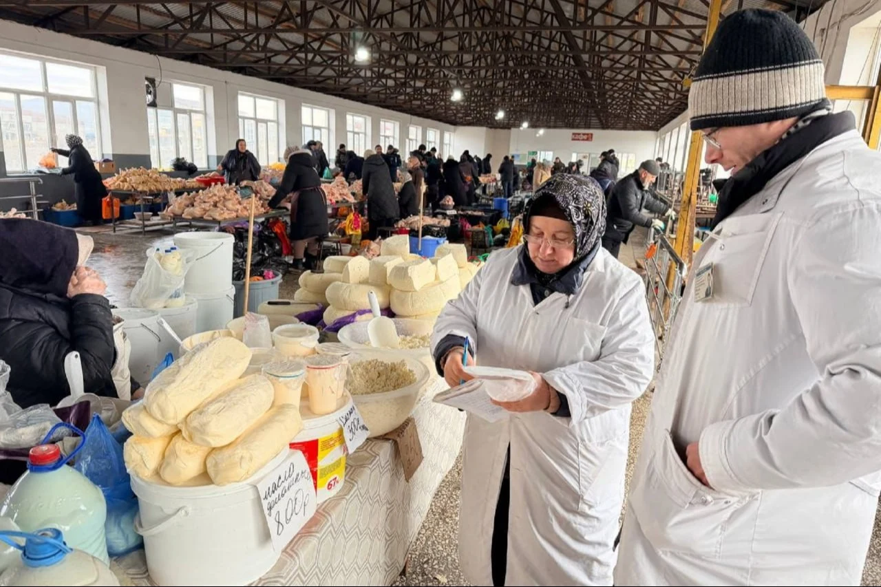 В Махачкале выявили 33 незаконные точки продажи молочной продукции