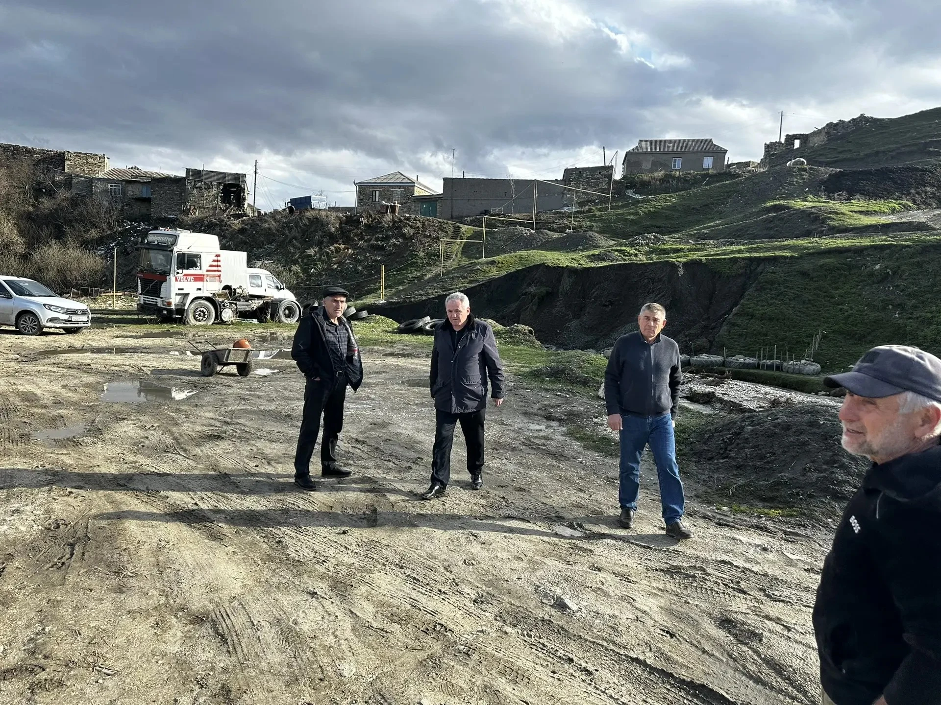 Глава Левашинского района осмотрел последствия ливней в муниципалитете