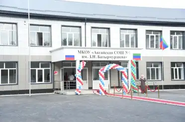Заур Аскендеров ознакомился с ходом строительства модульных школ в Хасавюртовском районе