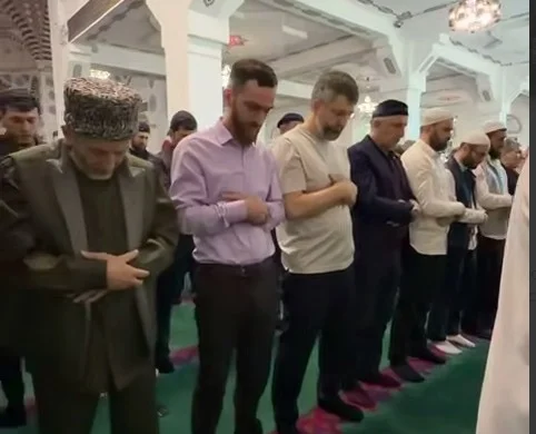 Магомед Рамазанов и муфтий Дагестана Ахмад Афанди совершили праздничную молитву в Джума-мечети Махачкалы