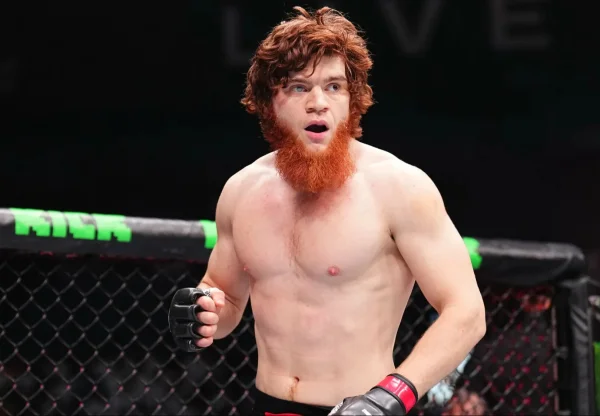 Шара Буллет встретится с экс-чемпионом UFC Исраэлем Адесаньей на турнире в Саудовской Аравии
