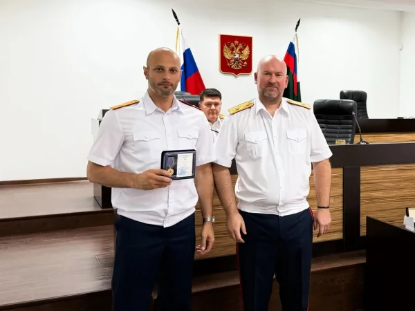Александр Супрун наградил отличившихся следователей Дагестана в честь профессионального праздника
